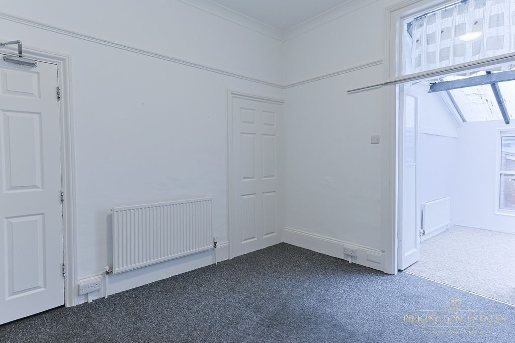 Property photo 3 of 13 4501824