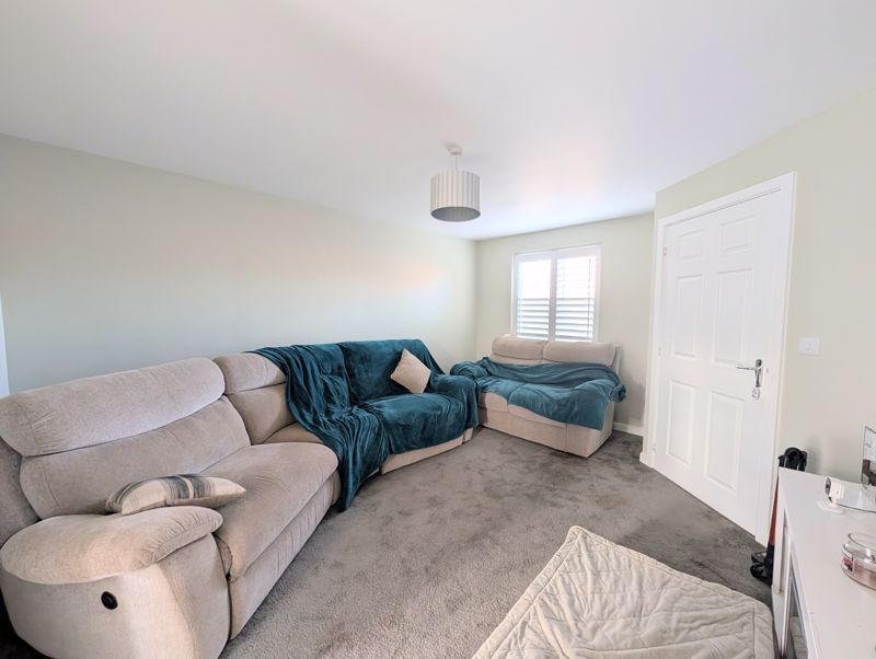 Property photo 3 of 15 Lounge