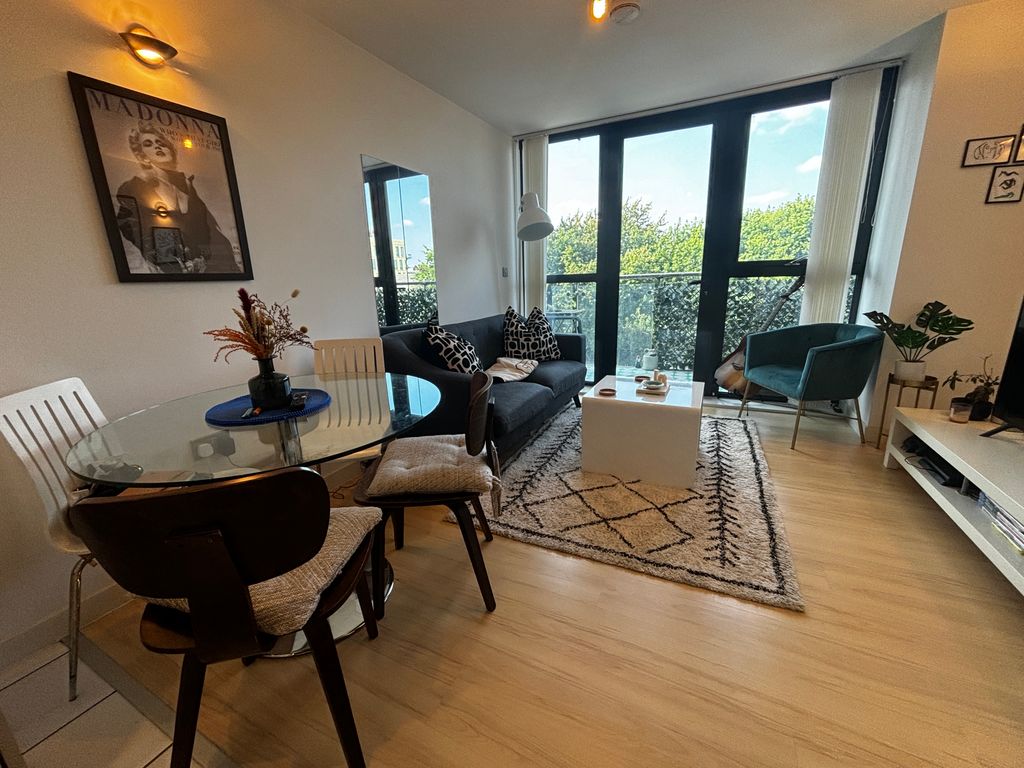Property photo 3 of 11 Gallery