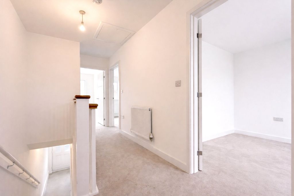 Additional image 4 of 3 bed semi-detached house for saleGerddi Rhosyn, Kilgetty, Pembrokeshire SA68