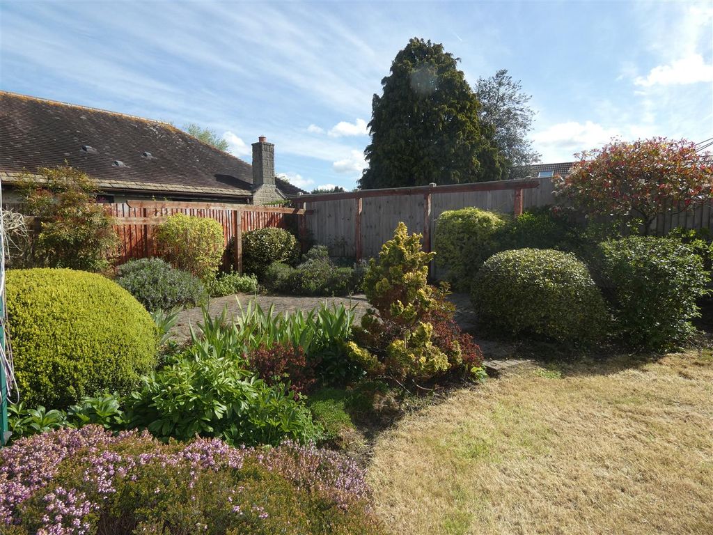 Property photo 3 of 20 Garden
