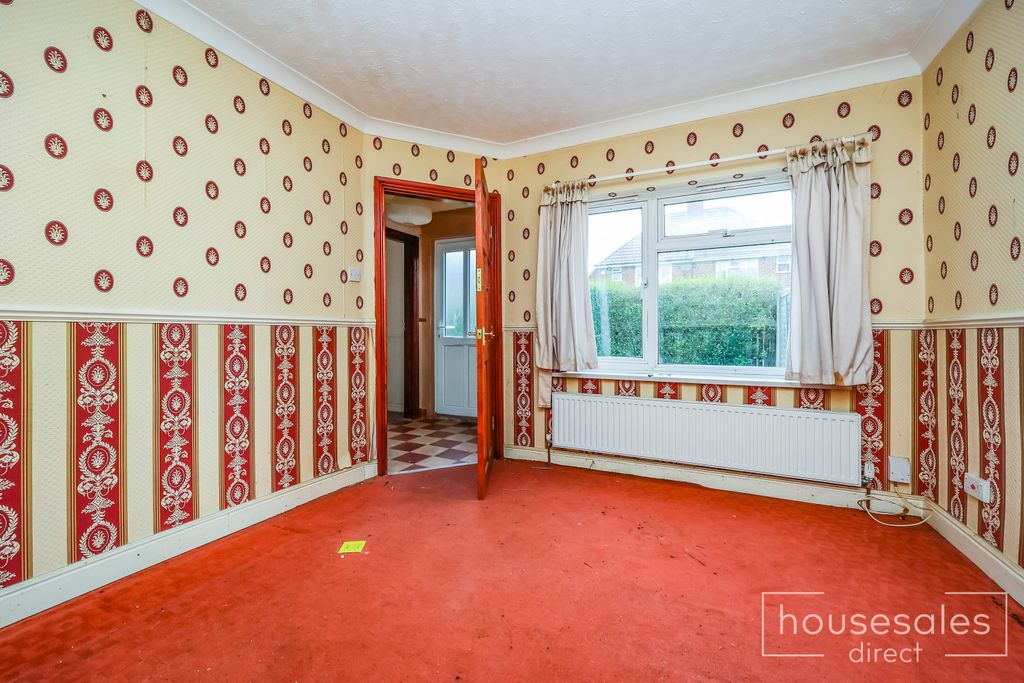 Property photo 3 of 12