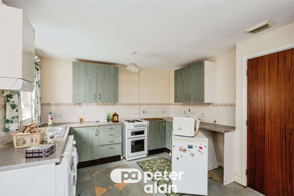 Property photo 3 of 24