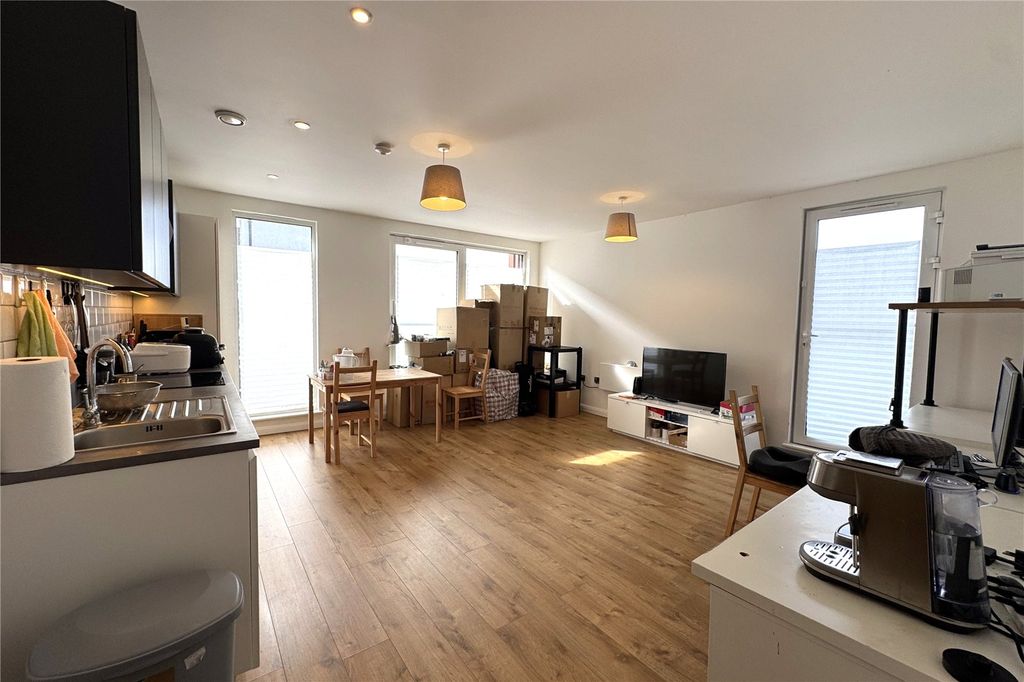 Property photo 2 of 9 Picture No. 04