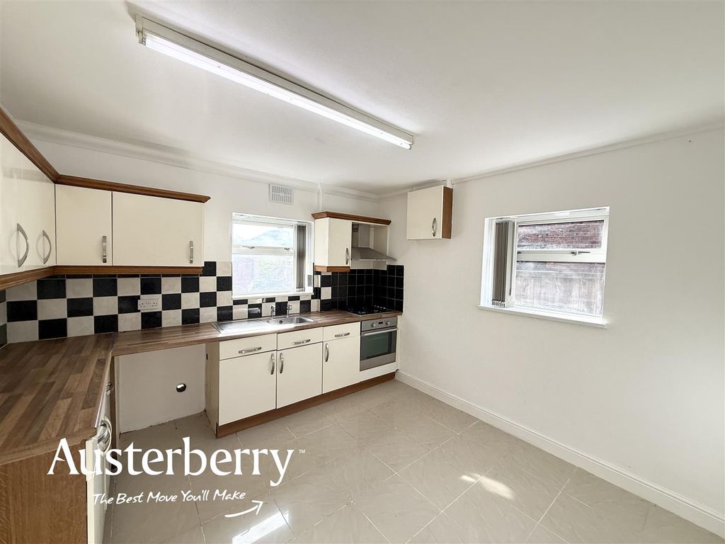 Property photo 3 of 11 Img_0056.Jpg