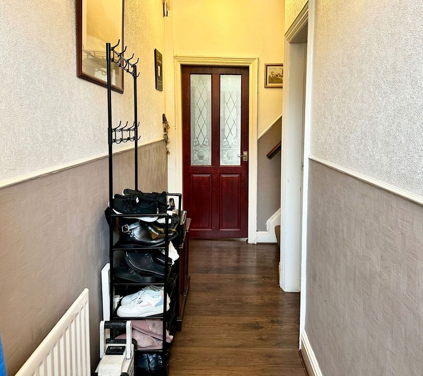 Property photo 2 of 33