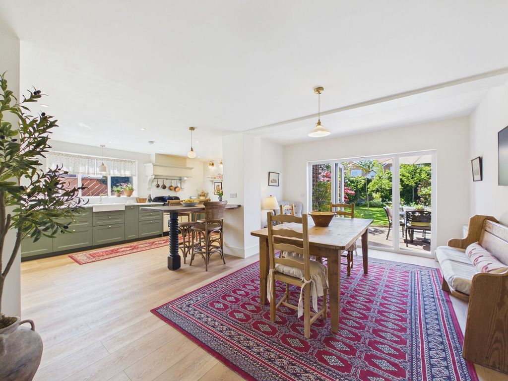 Property photo 2 of 30 Open-Plan Dining/Kitchen