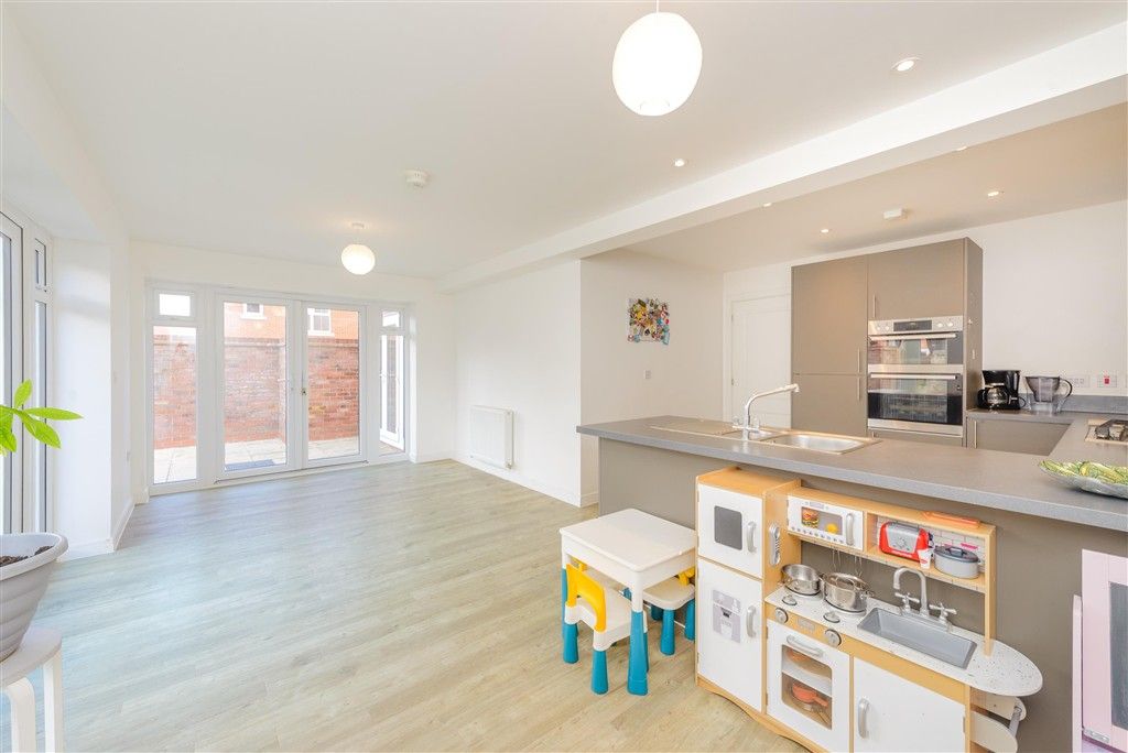 Property photo 3 of 15 Kitchen/Diner