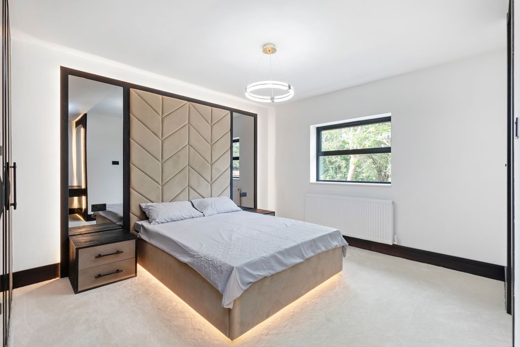 Additional image 10 of 5 bed detached house for saleThe Pipers Pipers Green Lane, Edgware HA8
