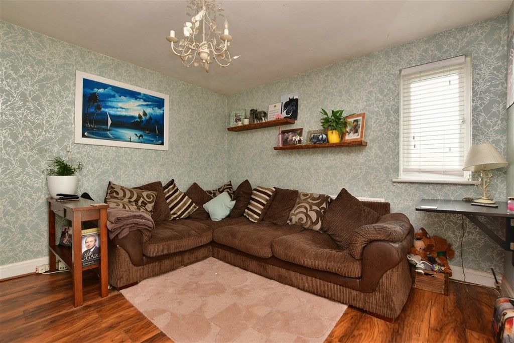Property photo 2 of 20 Lounge