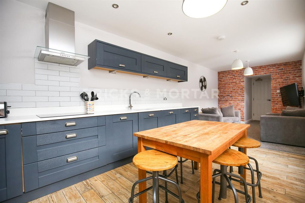 Property photo 1 of 19 6Yo1R9c-Keccpzs5Vl5Mka.Jpg