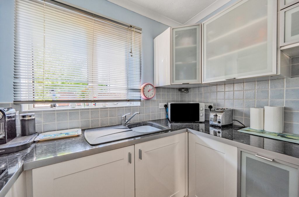 Property photo 2 of 17 Kitchen