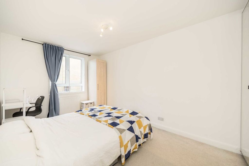 Property photo 3 of 7