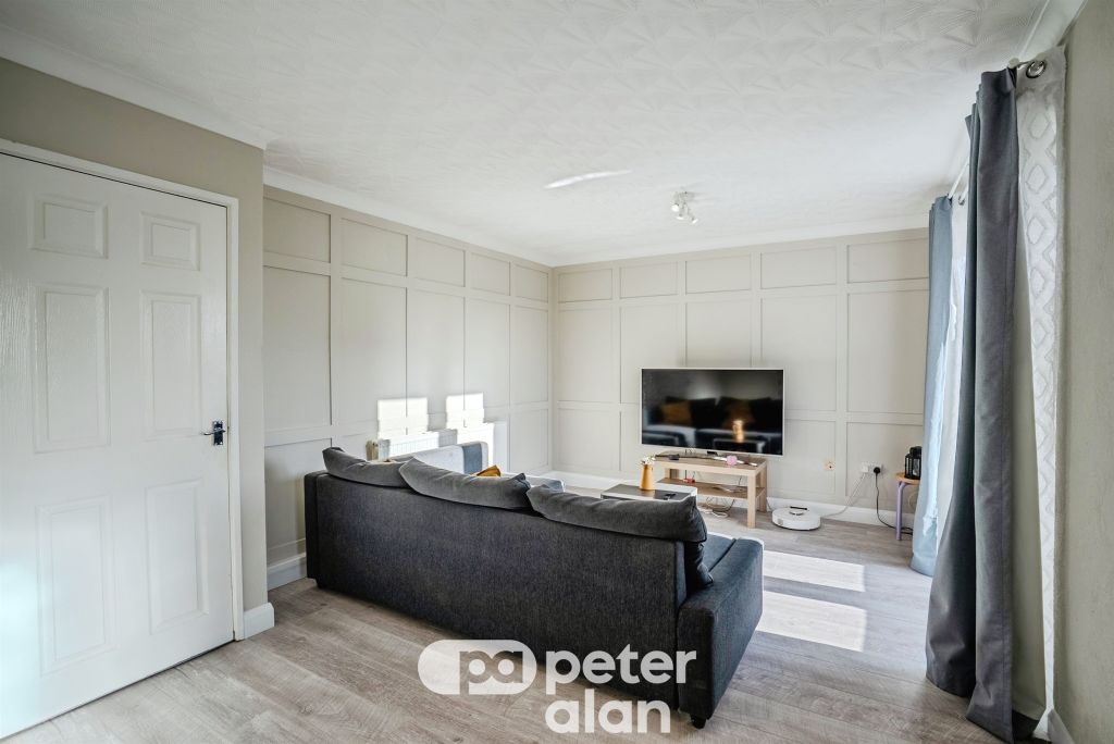 Property photo 2 of 25