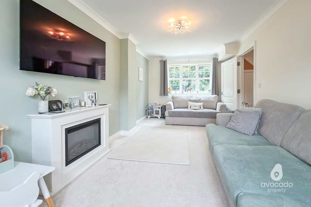 Property photo 2 of 16 5309654
