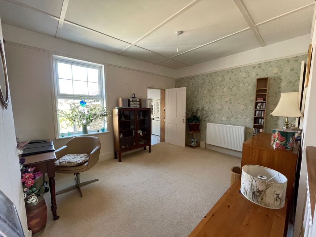 Property photo 3 of 11 Photo 3