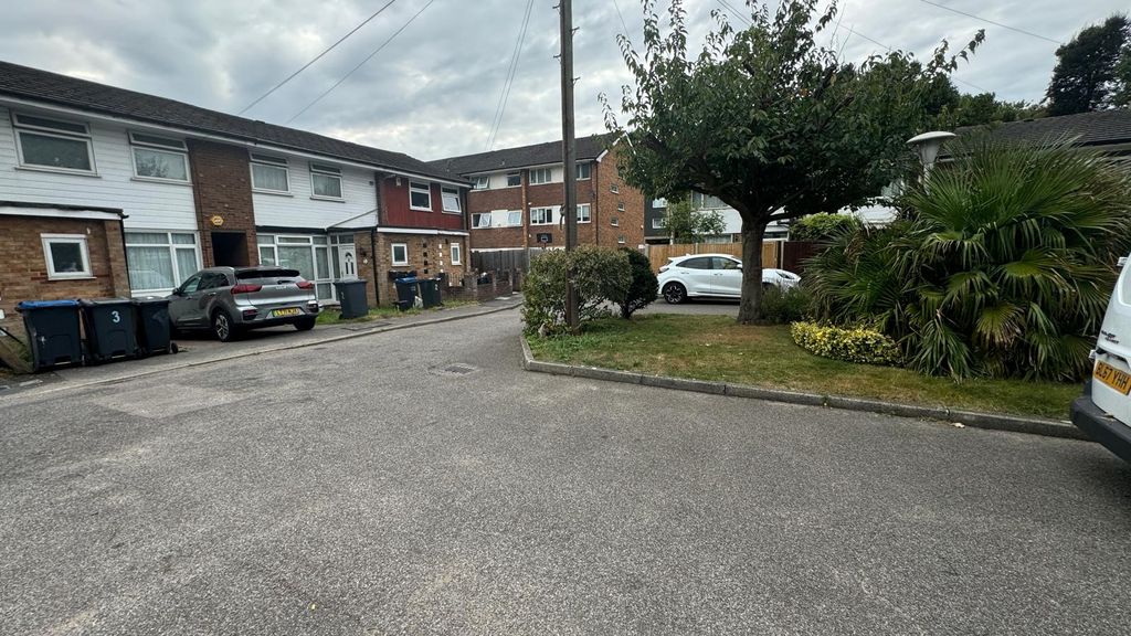 Property photo 2 of 31