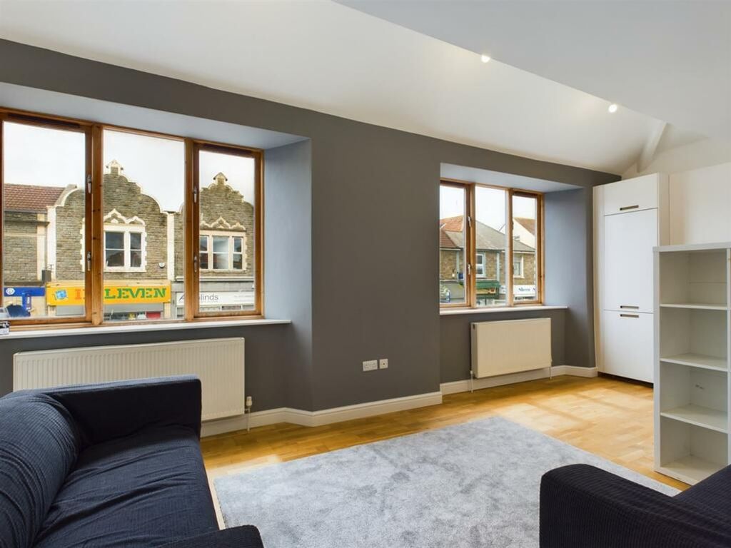 Property photo 3 of 18 A Spacious And Bright Modern Living Room With Larg...