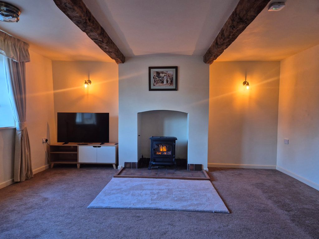 Property photo 3 of 11 Living Room