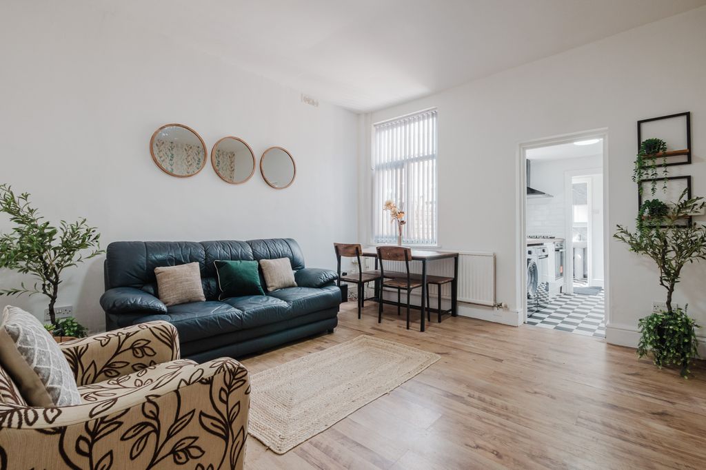 Property photo 3 of 17 P2222415