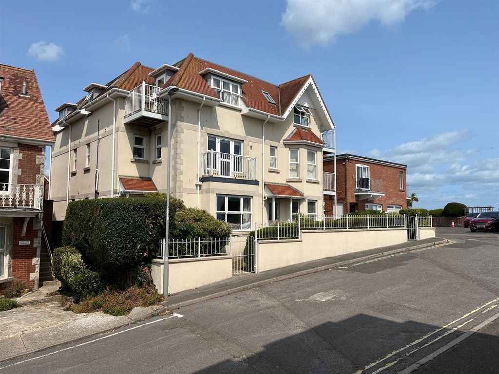 Property photo 1 of 16 4251 Windowcard.Jpg