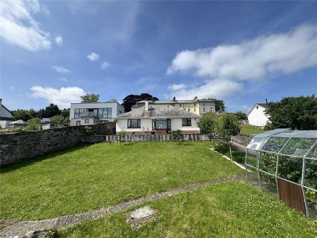 Property photo 2 of 20 Picture No. 28