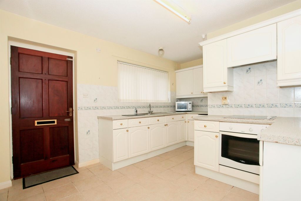 Property photo 2 of 17 Kitchen