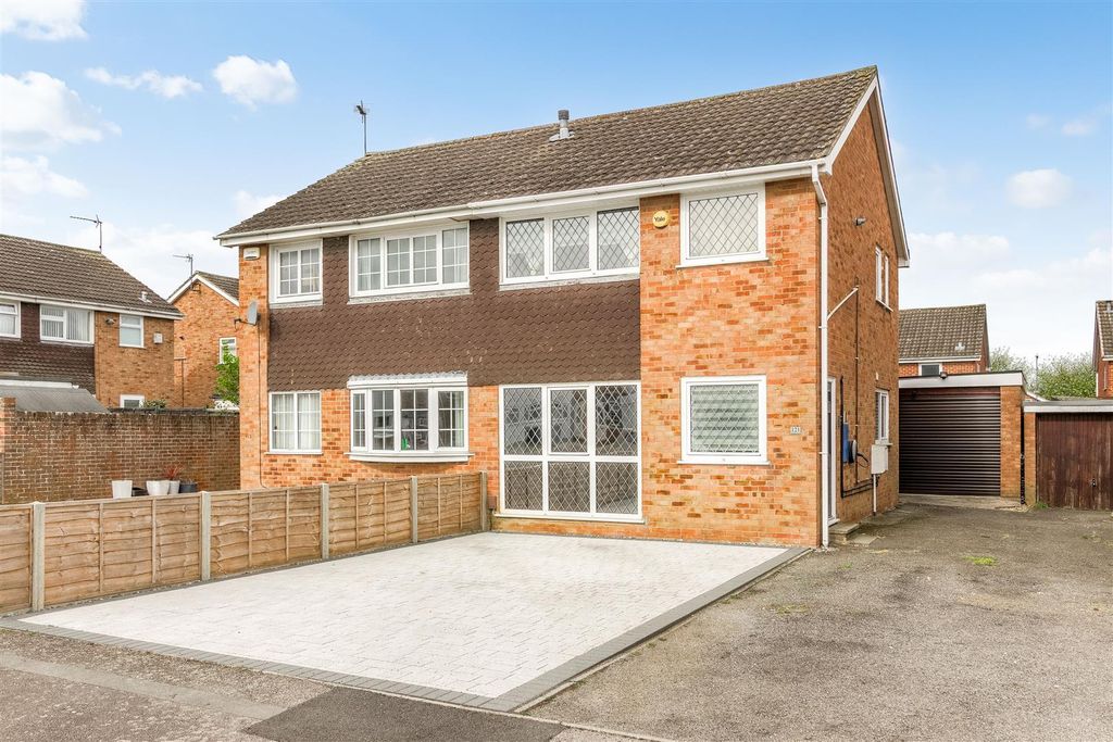 Property photo 1 of 15 Outside - Driveway