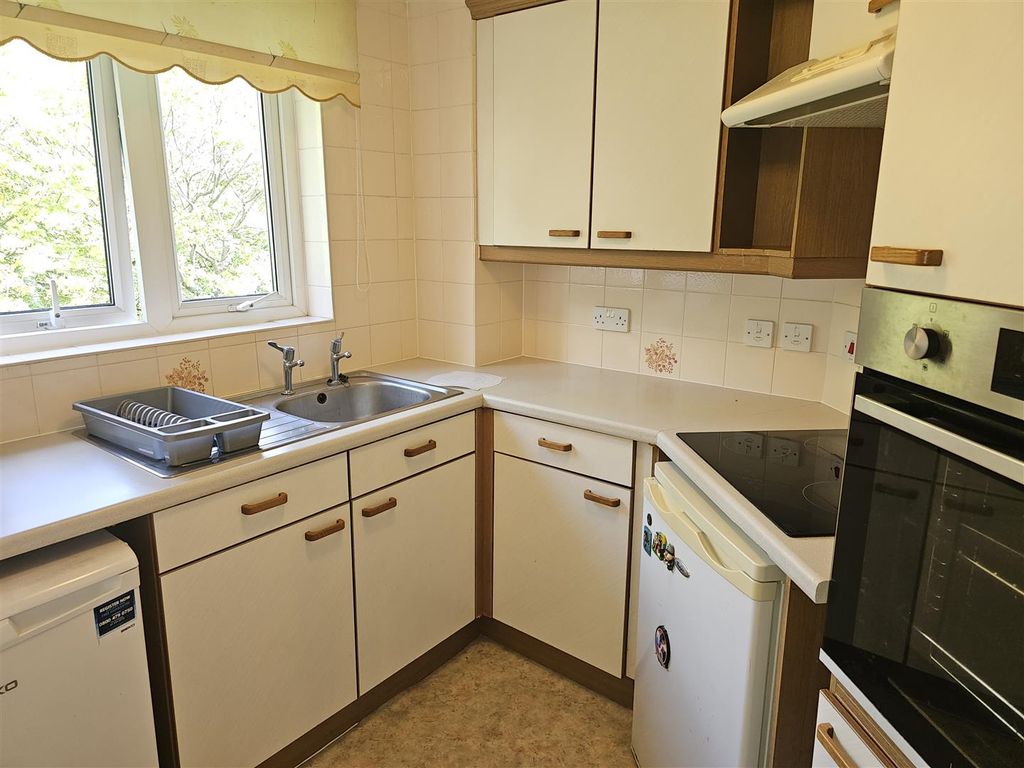 Property photo 3 of 12 Kitchen.Jpg