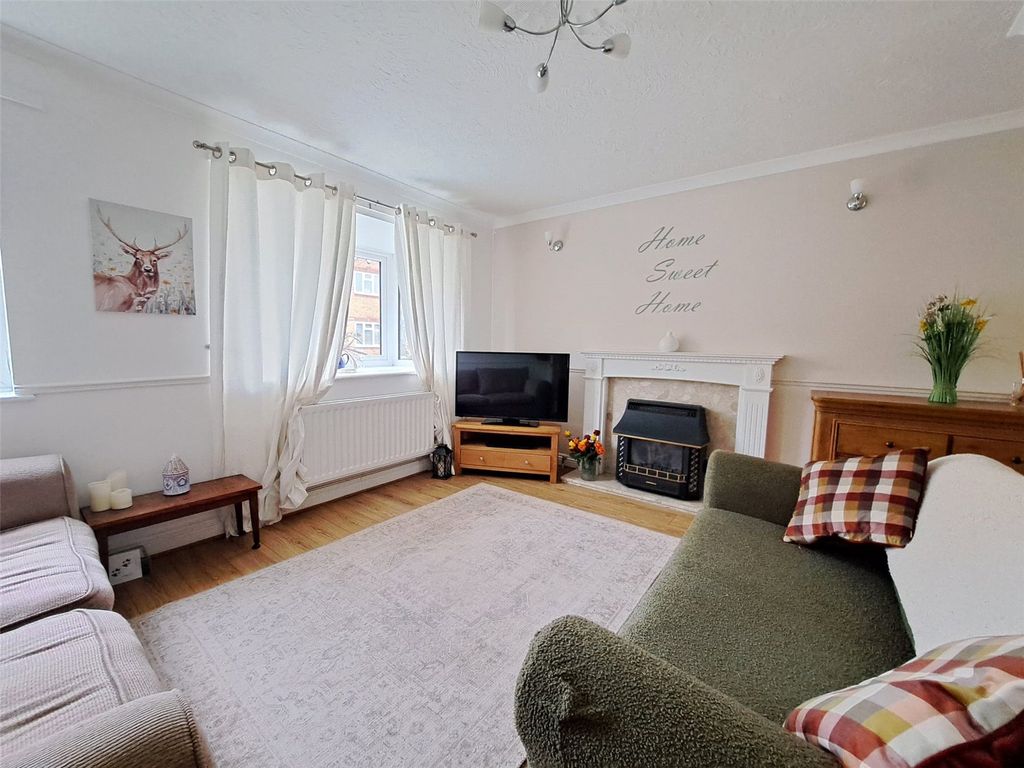 Property photo 3 of 15 Picture No. 17