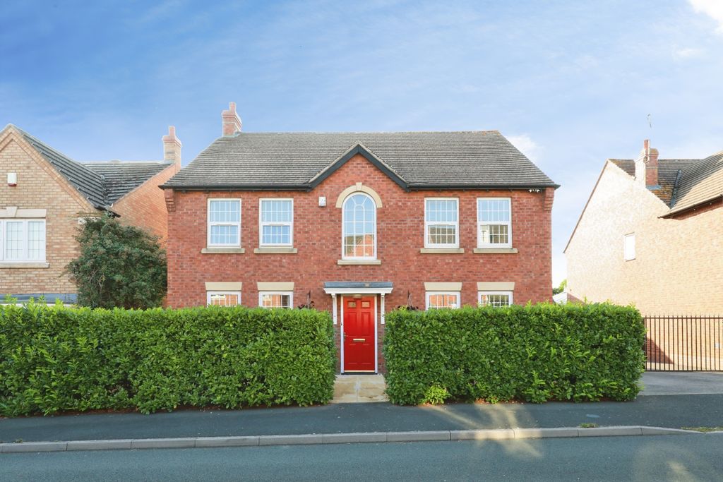 Property photo 2 of 54
