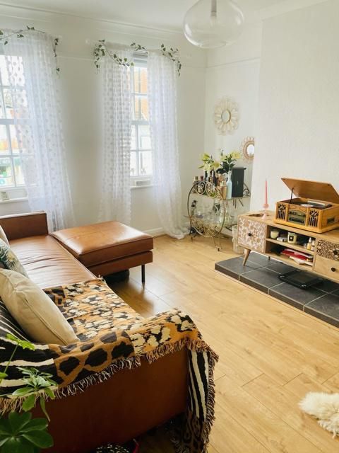 Property photo 1 of 4 Lounge