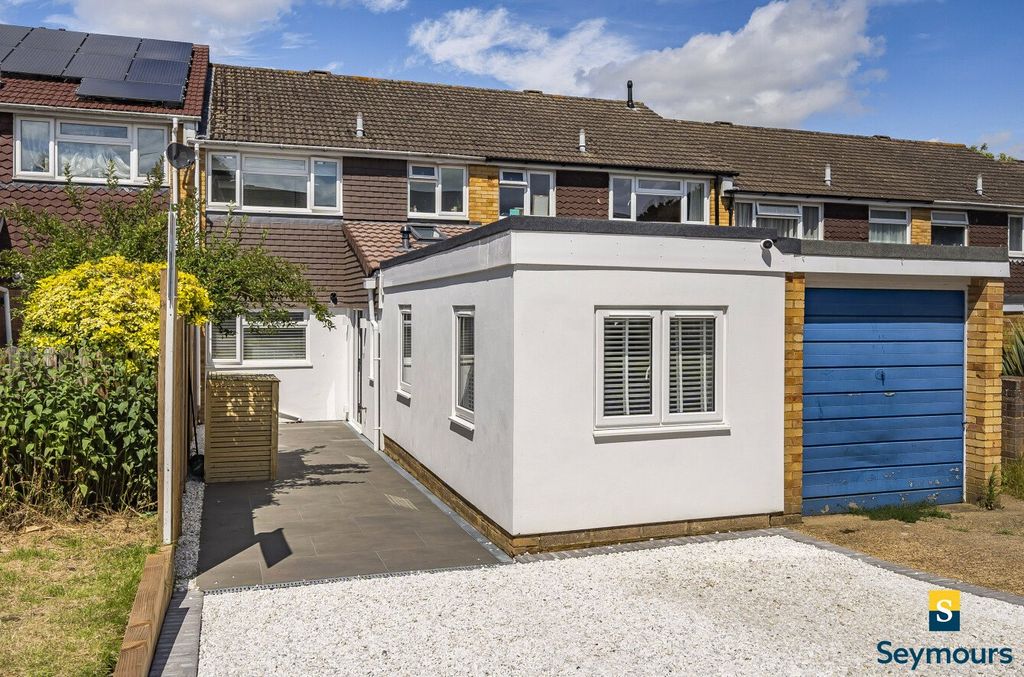 Property photo 1 of 15 Off-Street Parking