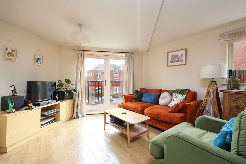 Property photo 3 of 14