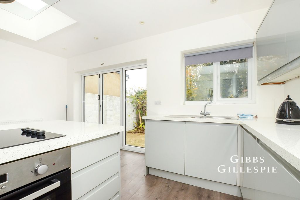 Property photo 1 of 10 Photo