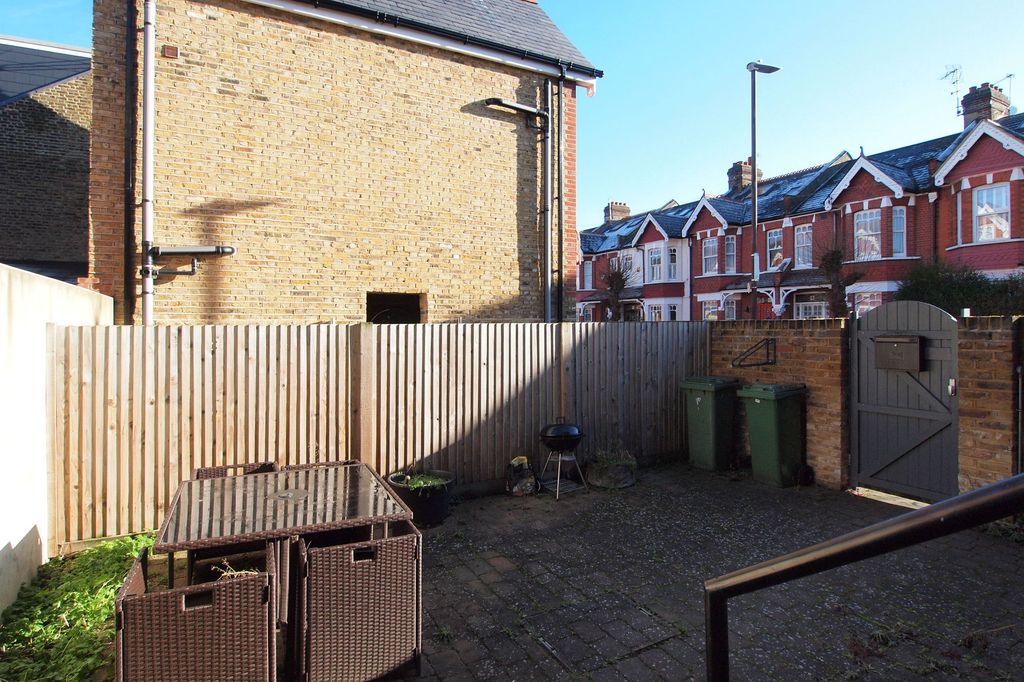 Property photo 2 of 8