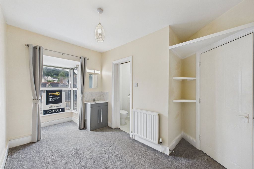 Property photo 3 of 10 Picture No. 02