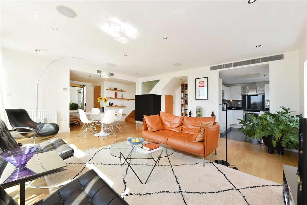 Property photo 1 of 14 Picture No. 21
