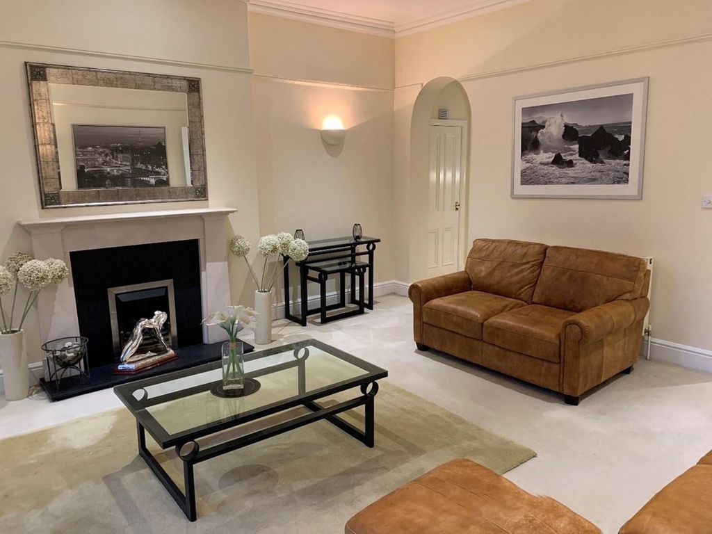 Property photo 2 of 12 Living Room ,.Jpg