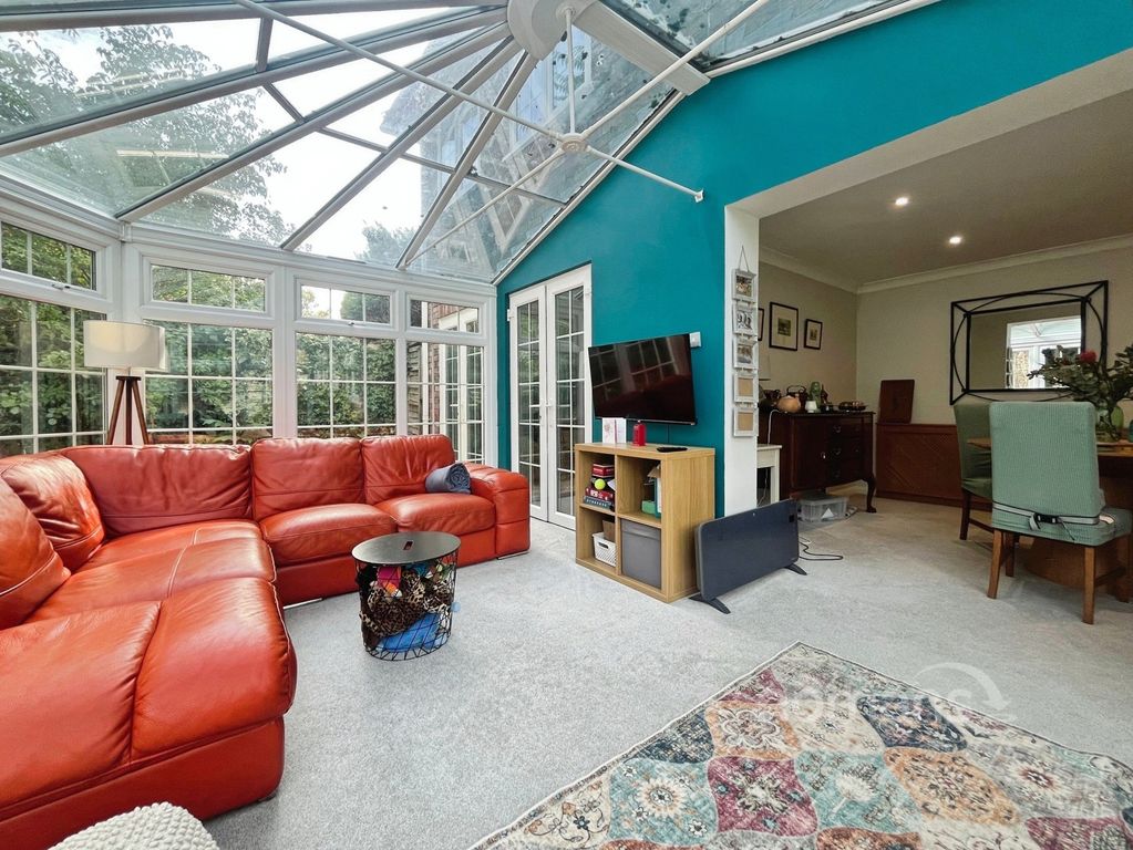 Property photo 2 of 16 Pbox-Img.Jpg