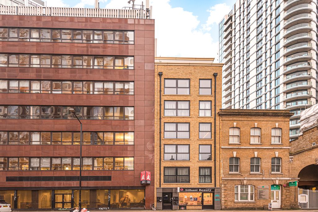 Property photo 1 of 10 556072 (1)