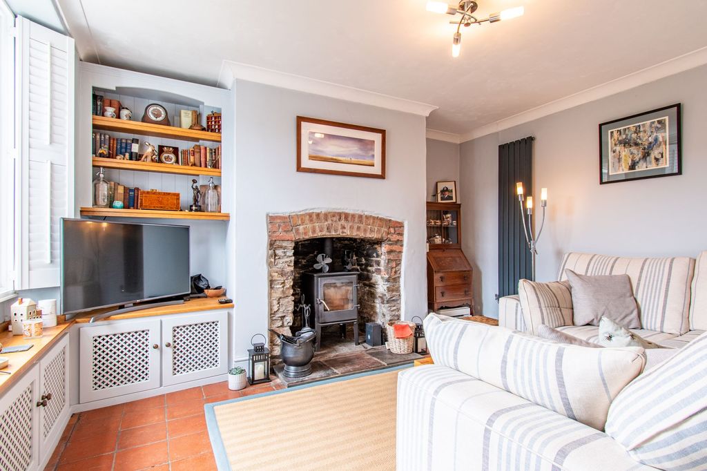 Property photo 2 of 18