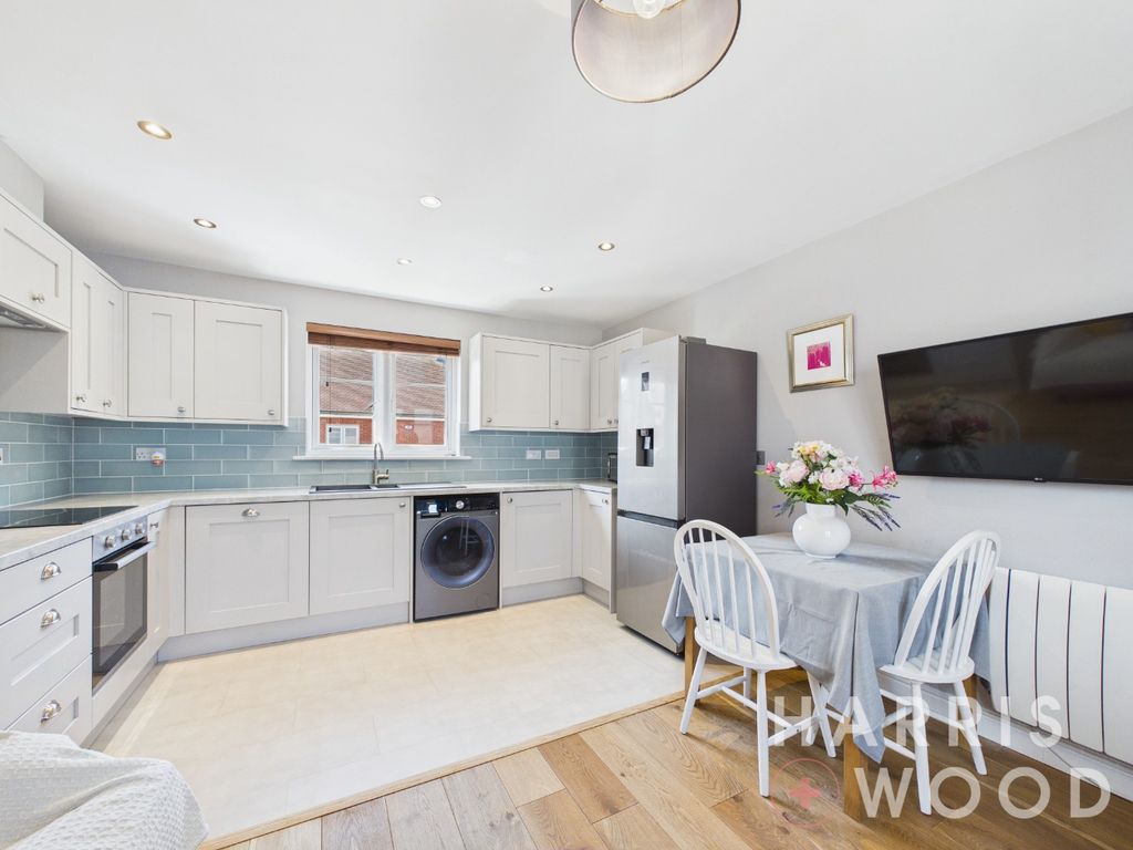 Property photo 2 of 17 5008653