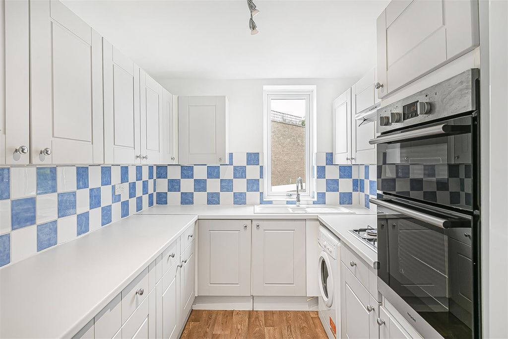 Property photo 3 of 12 12_59682.Jpg