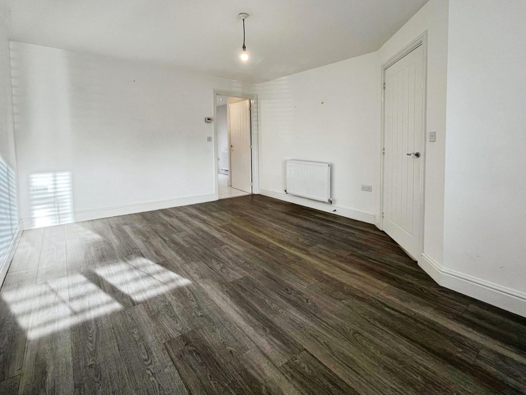 Property photo 3 of 13 d8A71642-14.Jpg