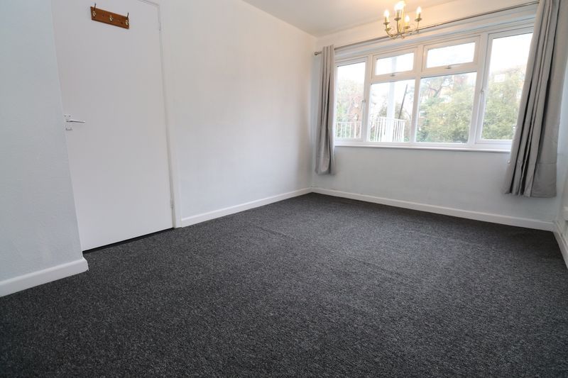 Property photo 2 of 5 Photo 5