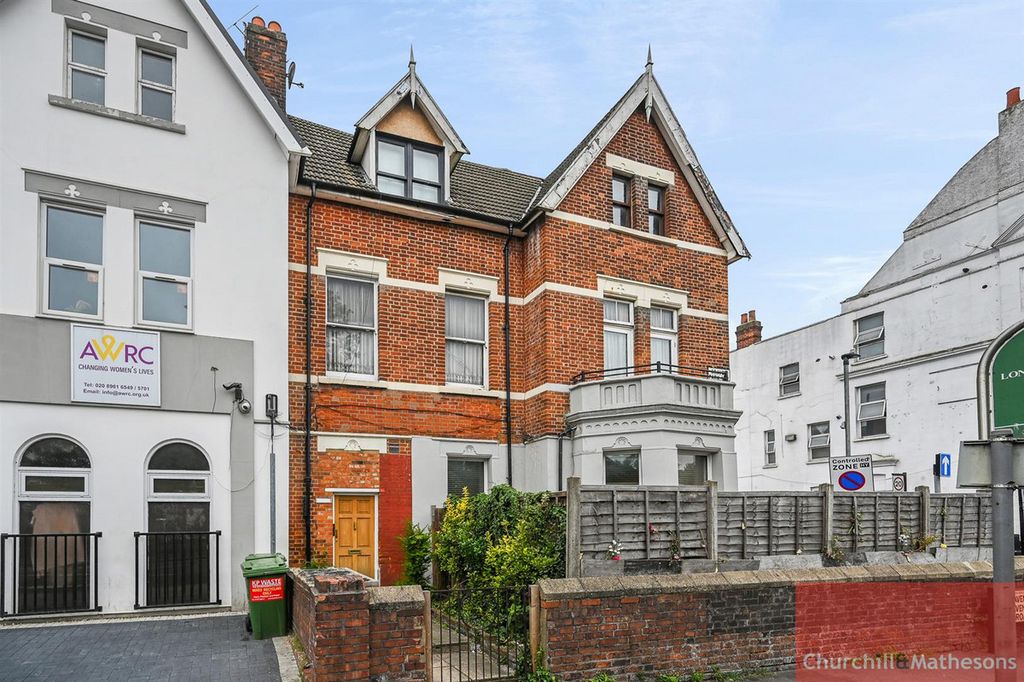 Property photo 1 of 6