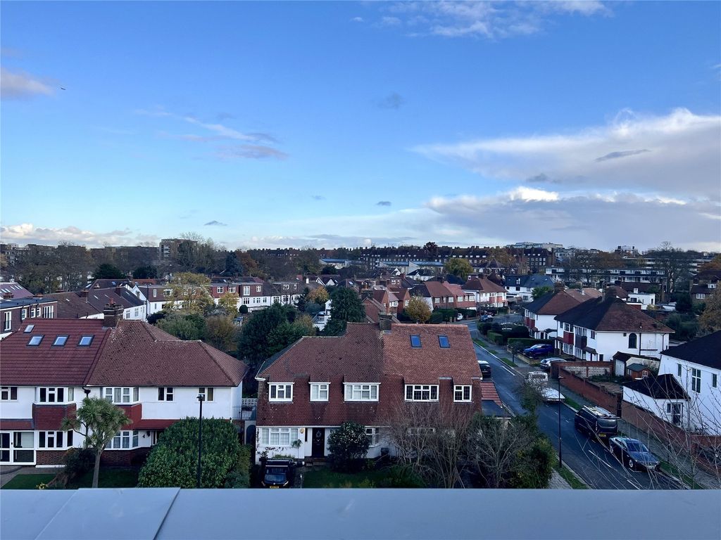 Property photo 3 of 8 Picture No. 16