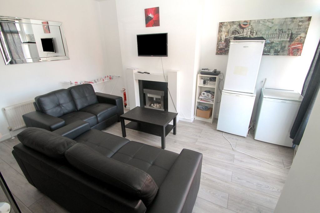 Property photo 1 of 11 Picture No. 01