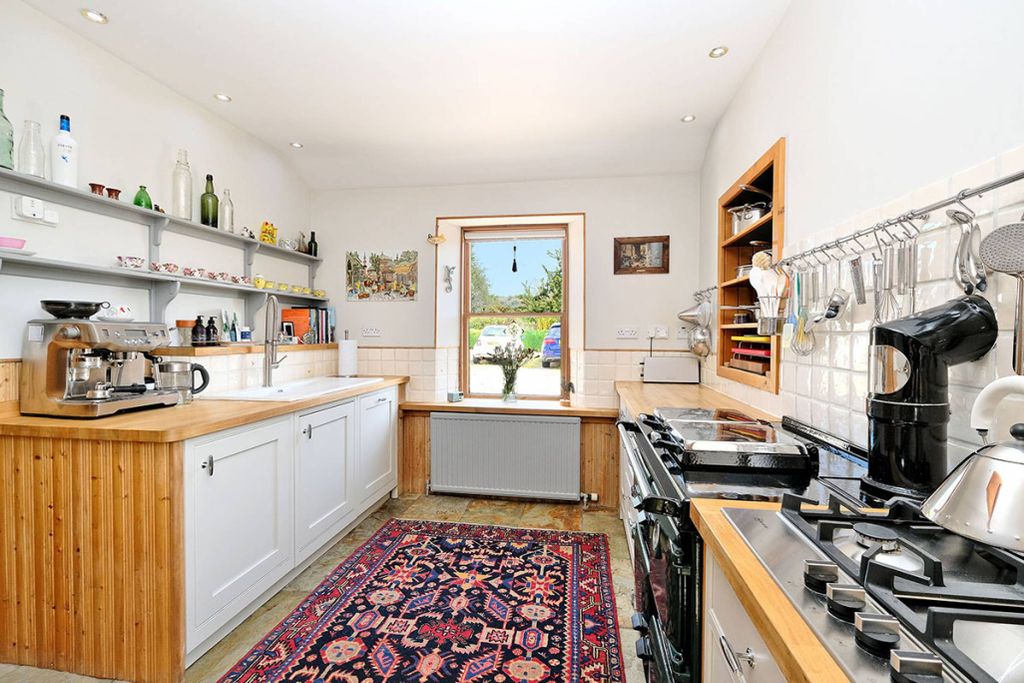 Property photo 2 of 40
